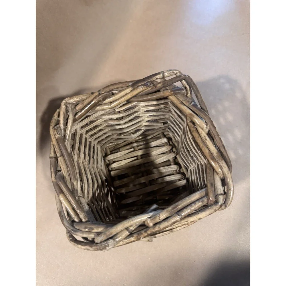 Unbranded small square